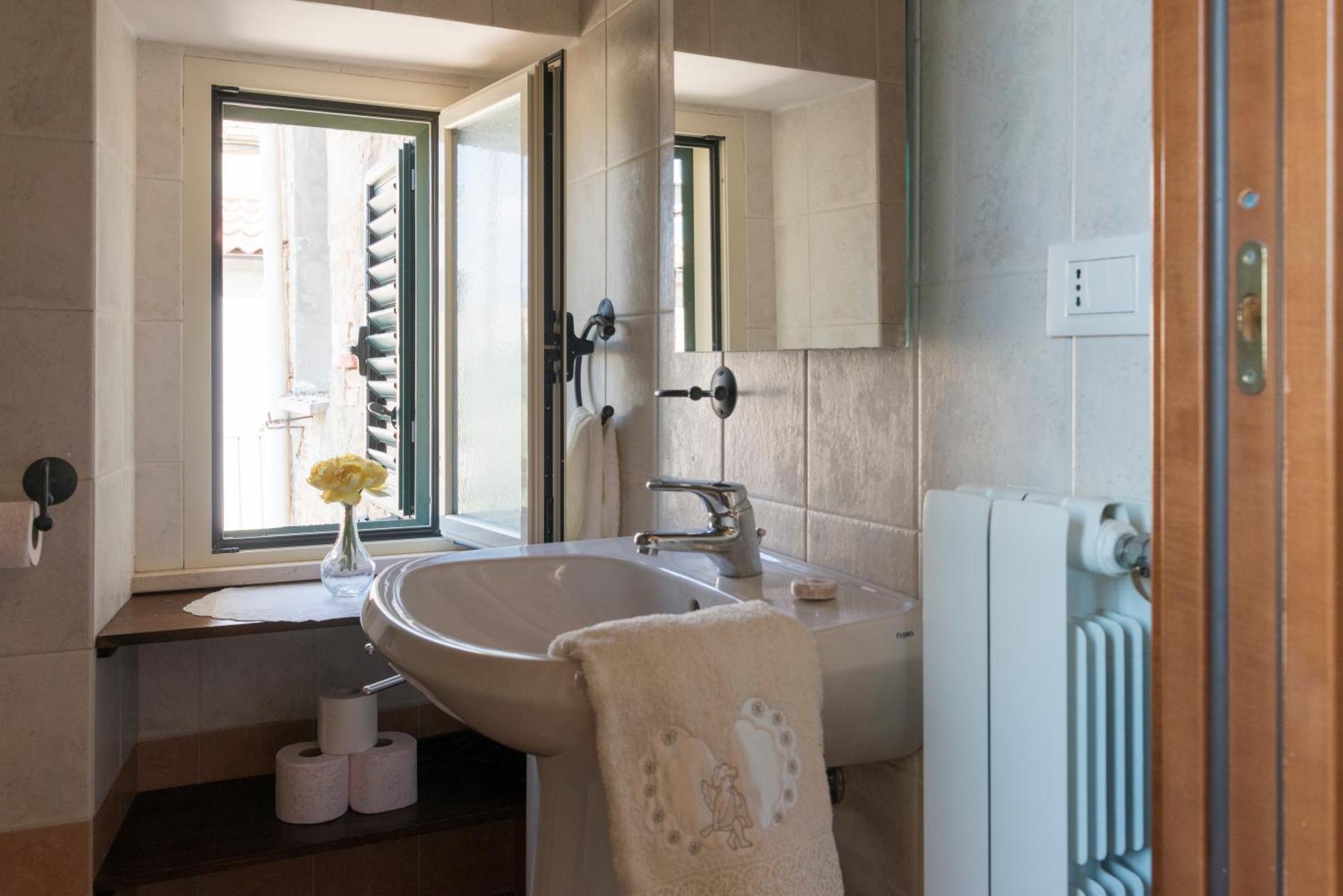 Charmante Vakantiewoning 'Casa Di Tonno' Лорето-Апрутіно Екстер'єр фото